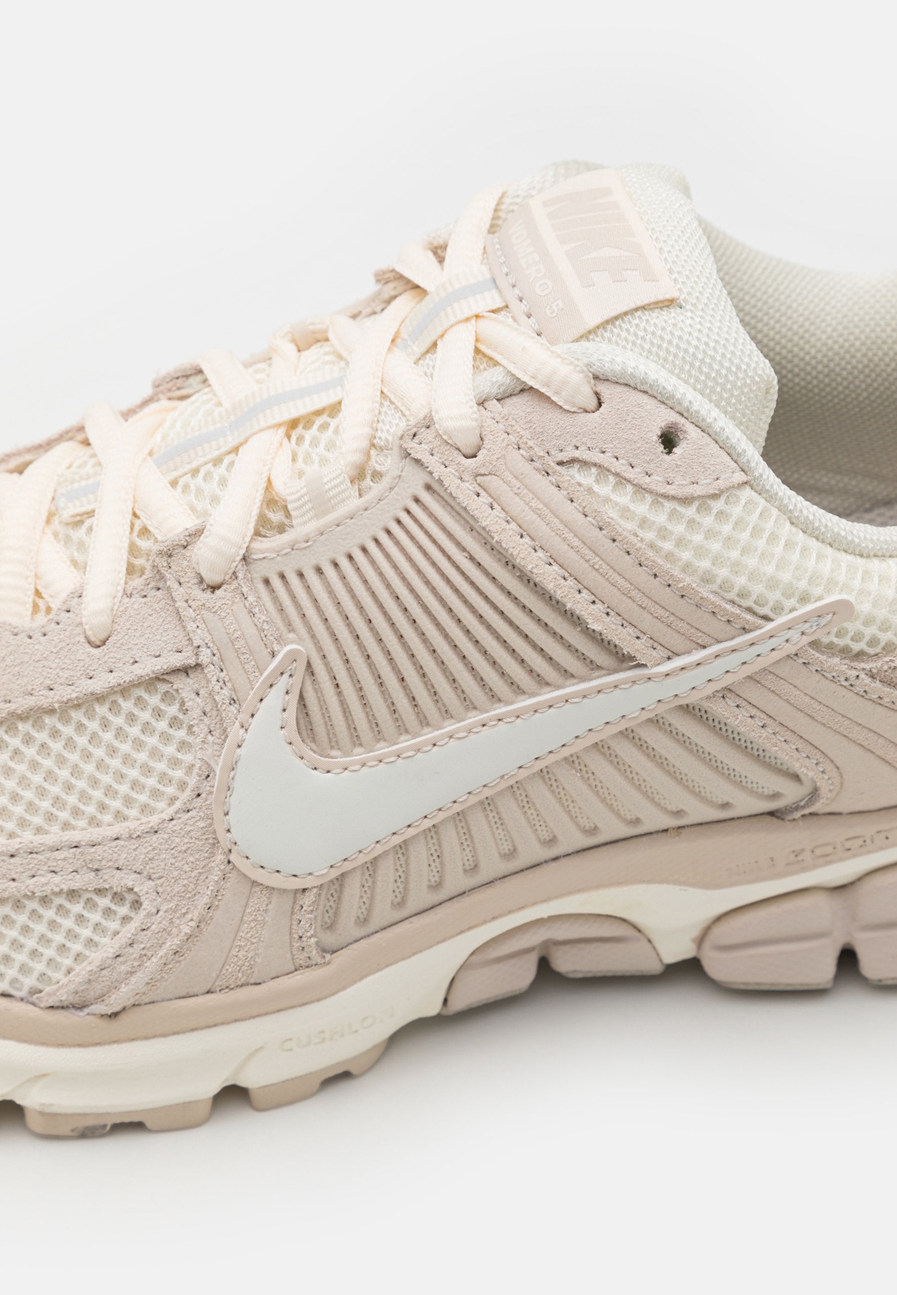 Nike vomero 5 "light orewood brown"