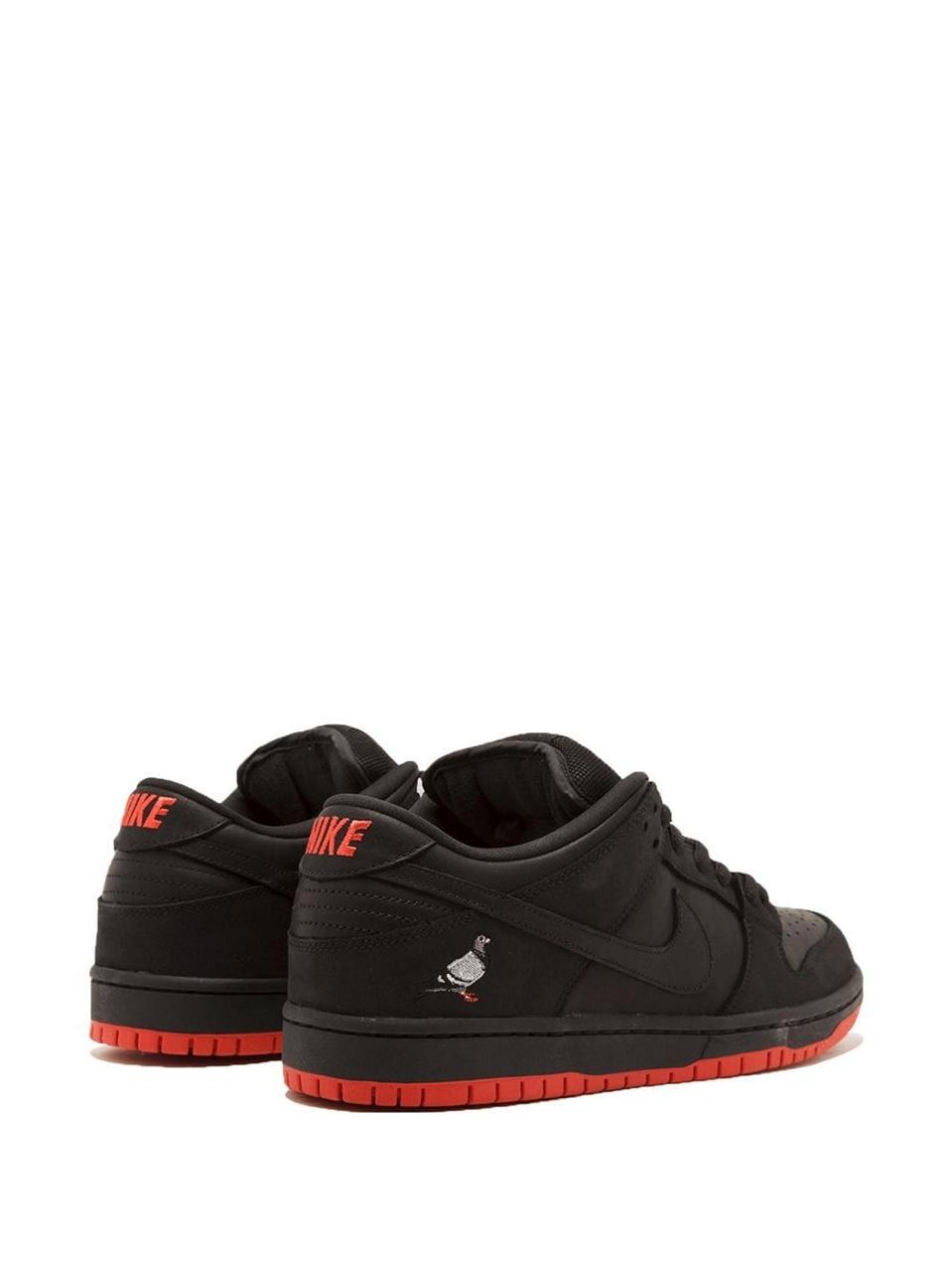 Nike SB Dunk Low "Black Pigeon"