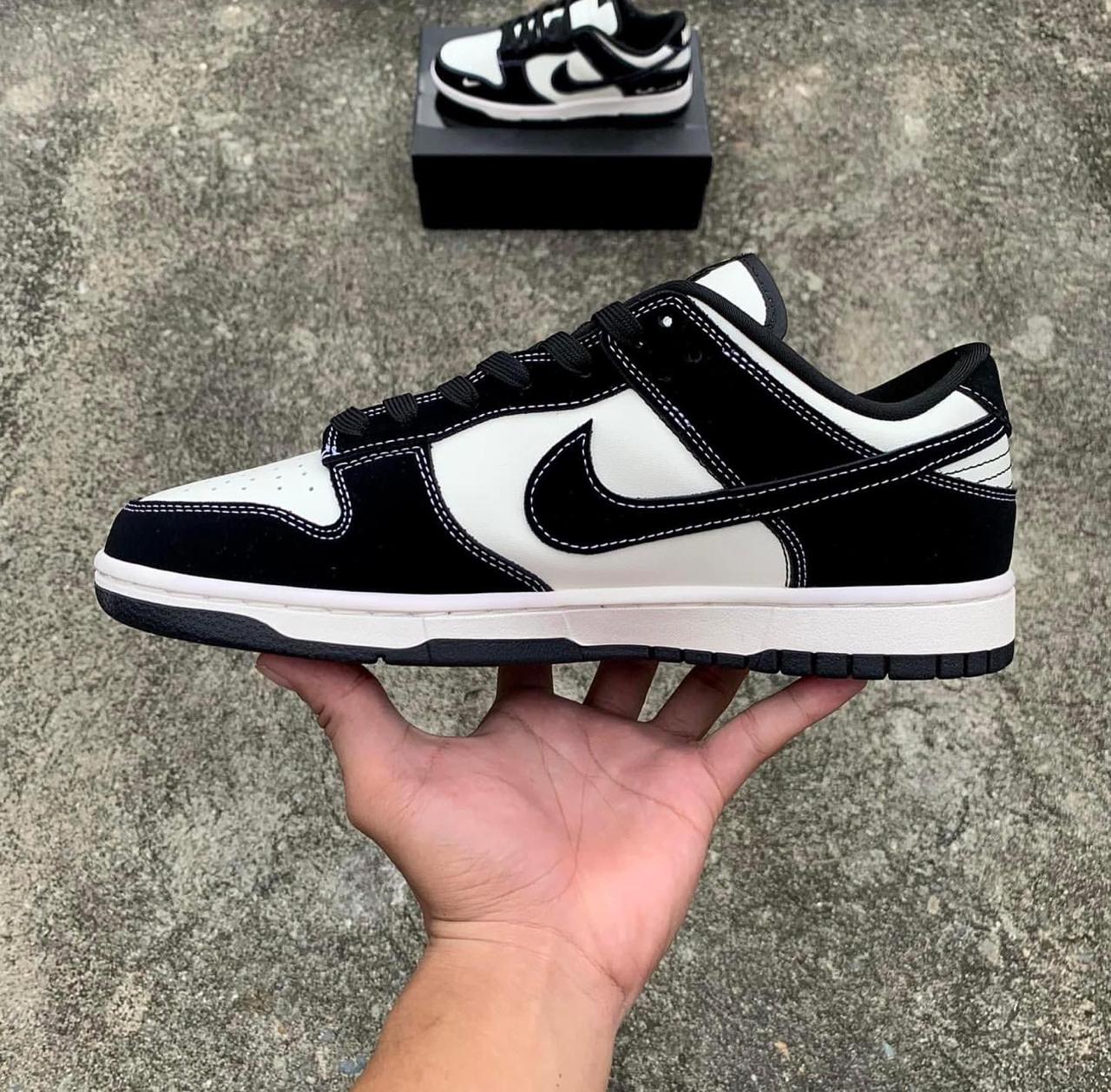 Nike SB Dunk Low "Batman x Carhartt"