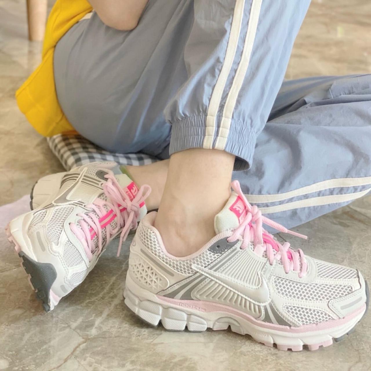 Nike Vomero 5 "White Pink"
