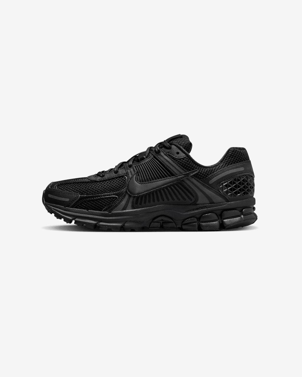 Nike Vomero 5 "Full Black"