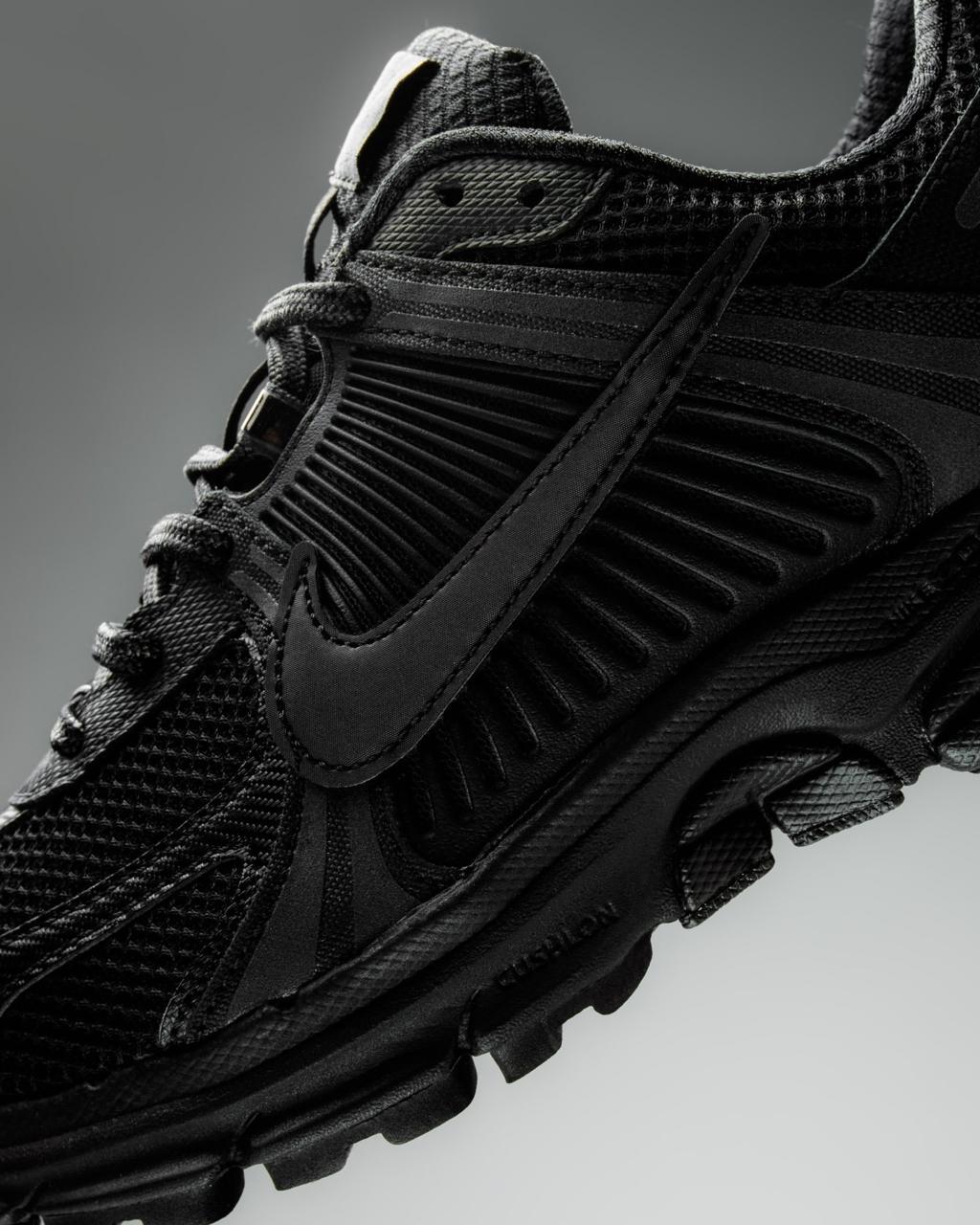 Nike Vomero 5 "Full Black"