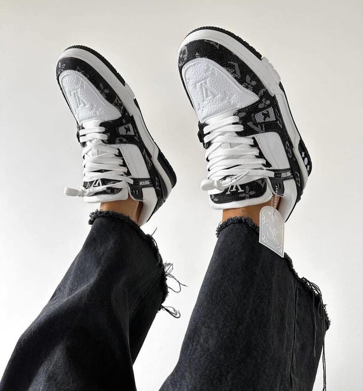 Louis Vuitton trainer "Black White "