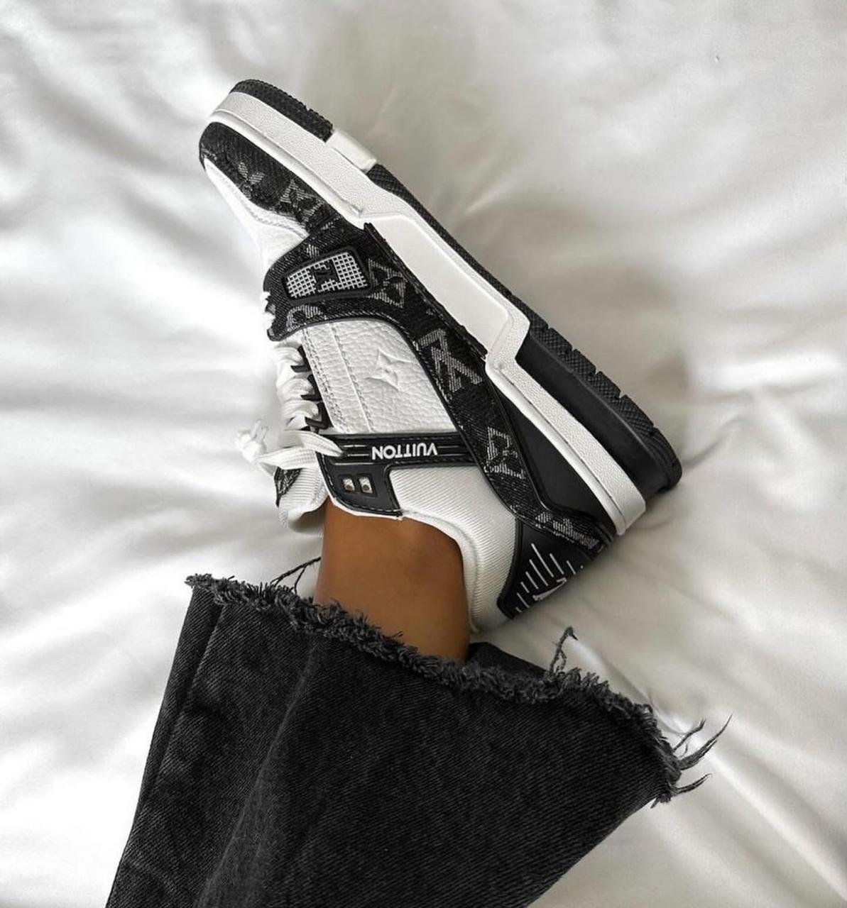 Louis Vuitton trainer "Black White "