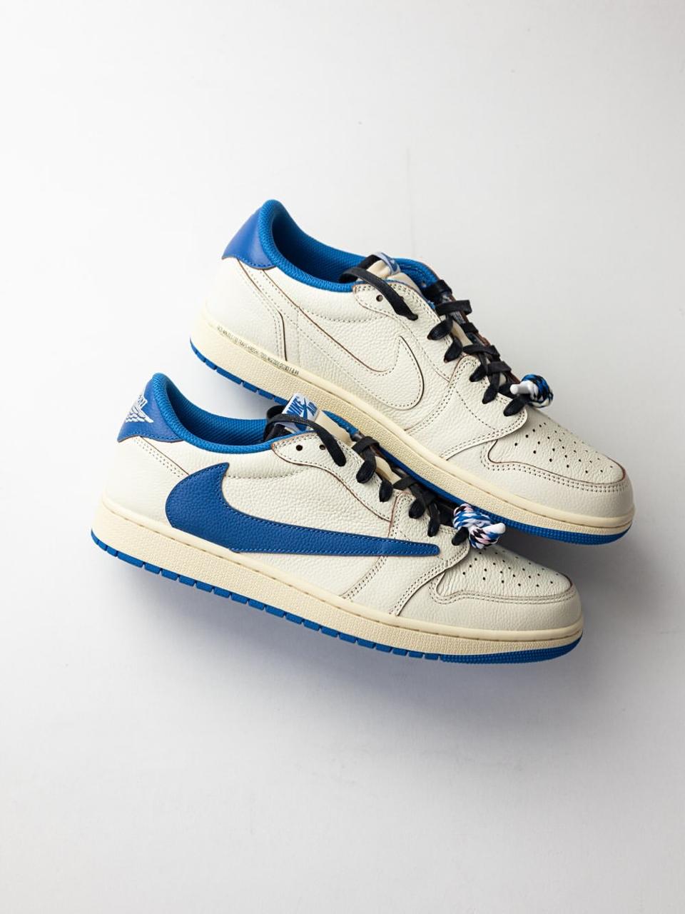 Nike SB Travis Scott "White Blue"