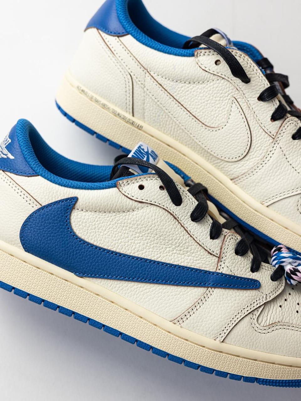 Nike SB Travis Scott "White Blue"