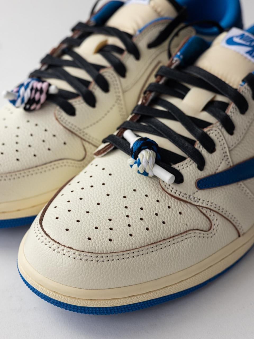 Nike SB Travis Scott "White Blue"