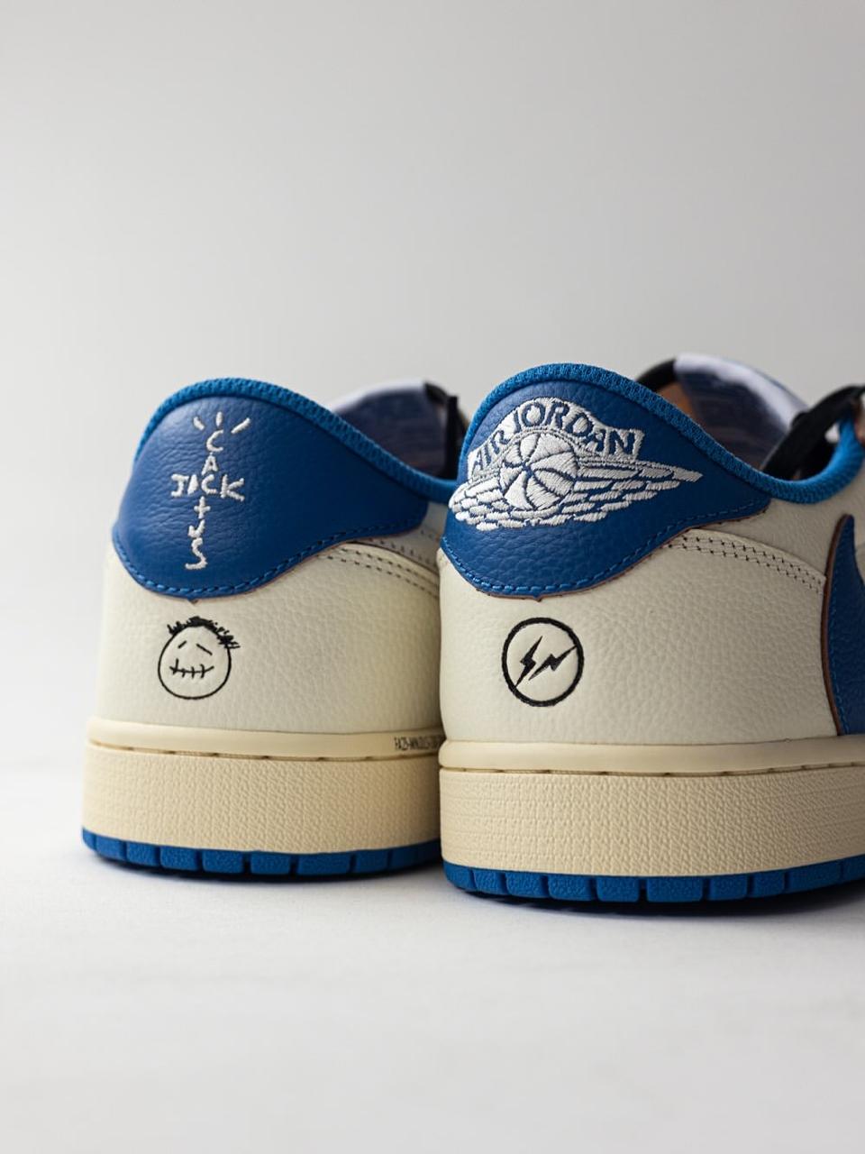 Nike SB Travis Scott "White Blue"