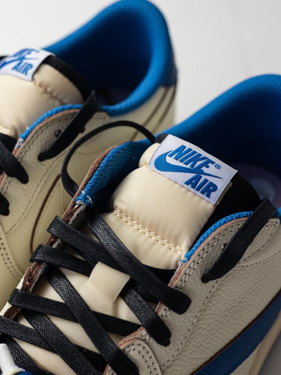 Nike SB Travis Scott "White Blue"