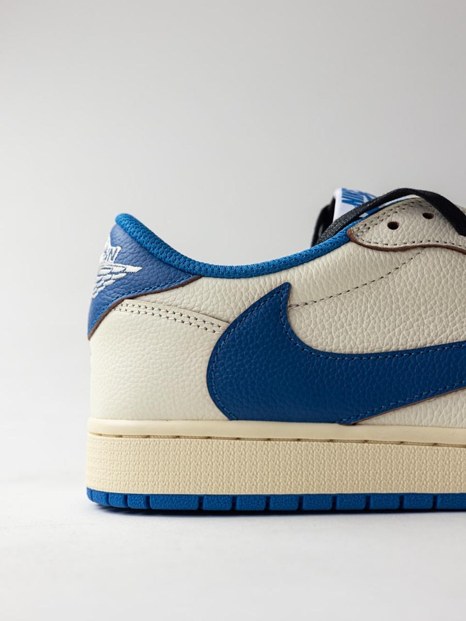Nike SB Travis Scott "White Blue"