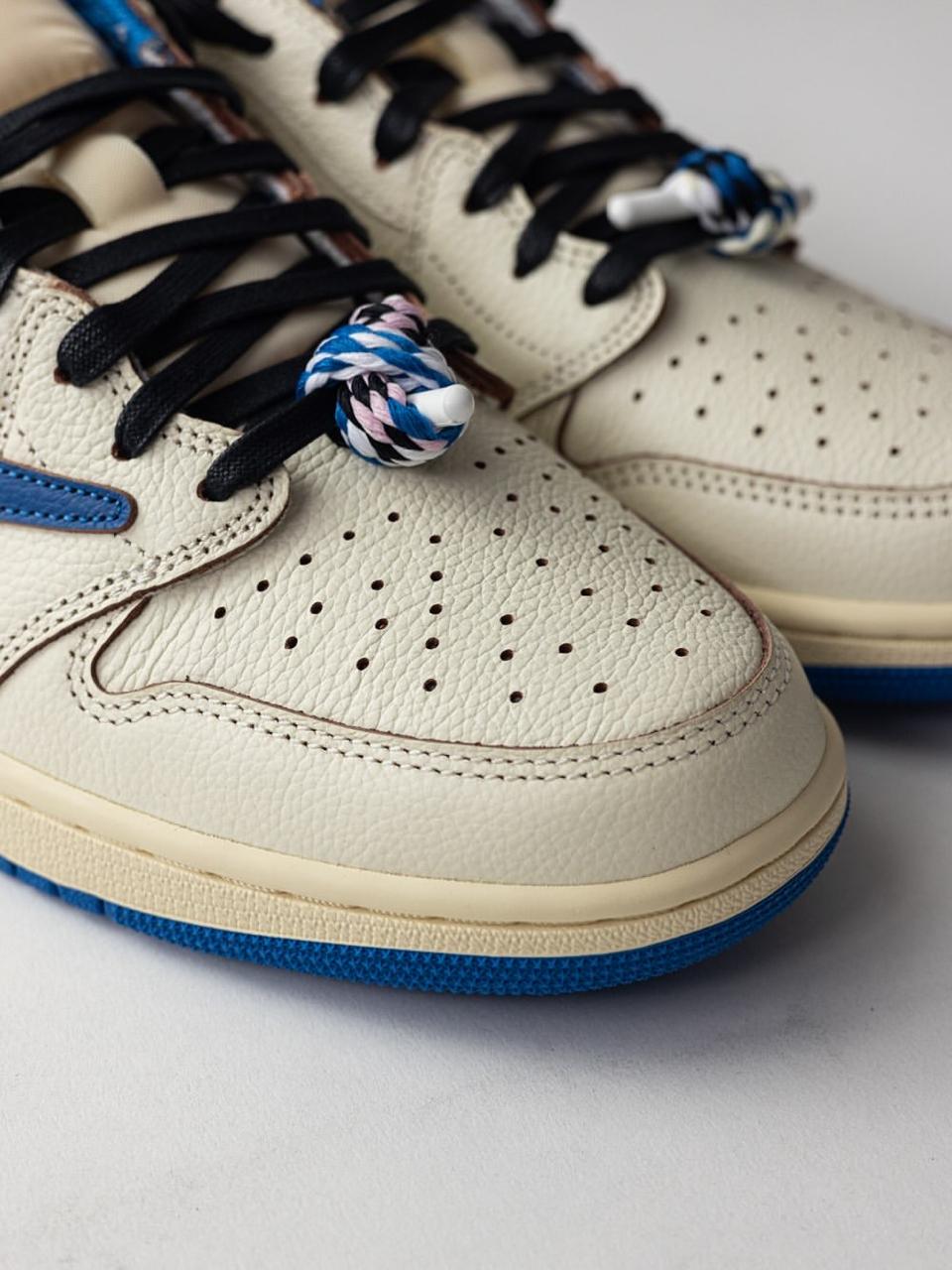 Nike SB Travis Scott "White Blue"