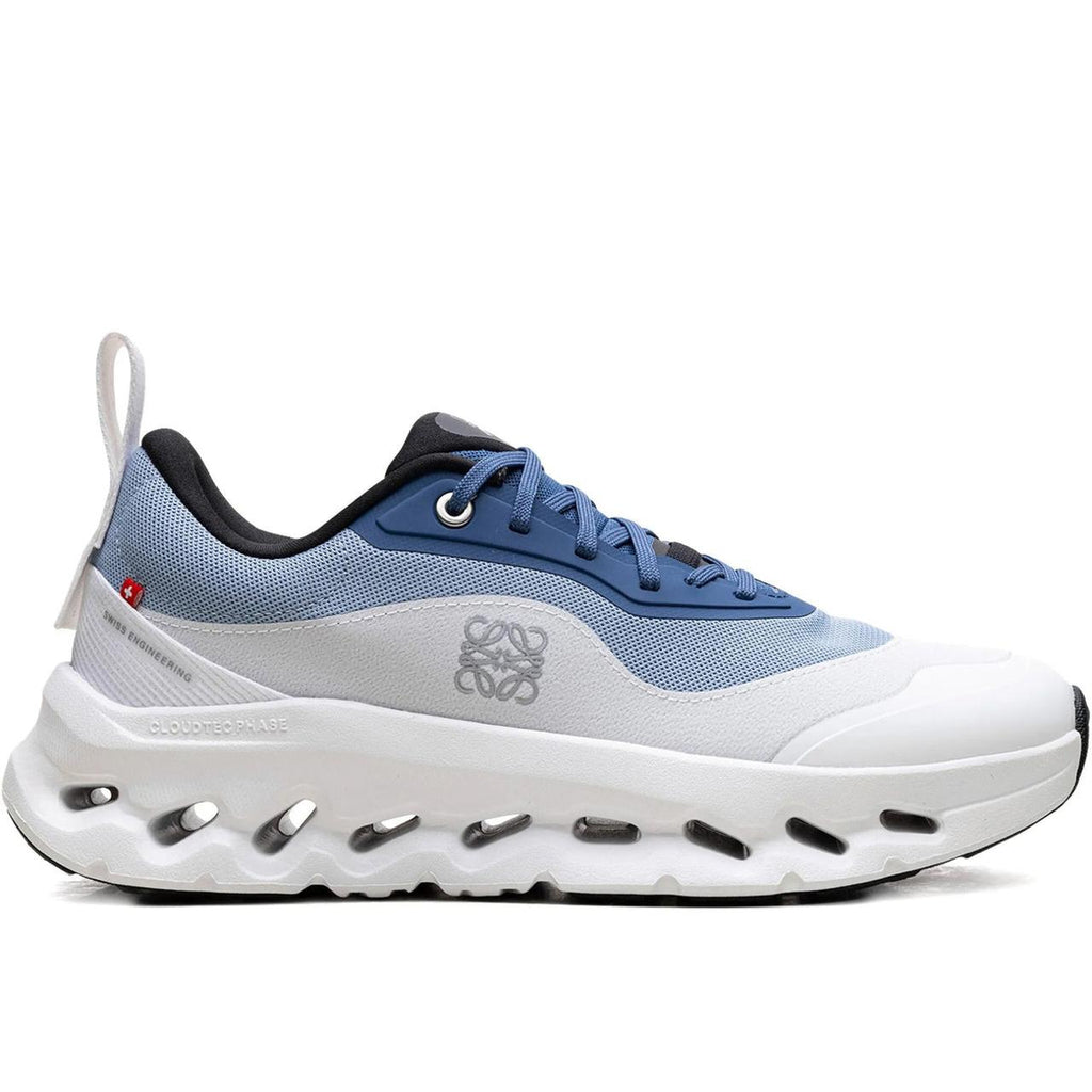 On Cloud "White Blue"