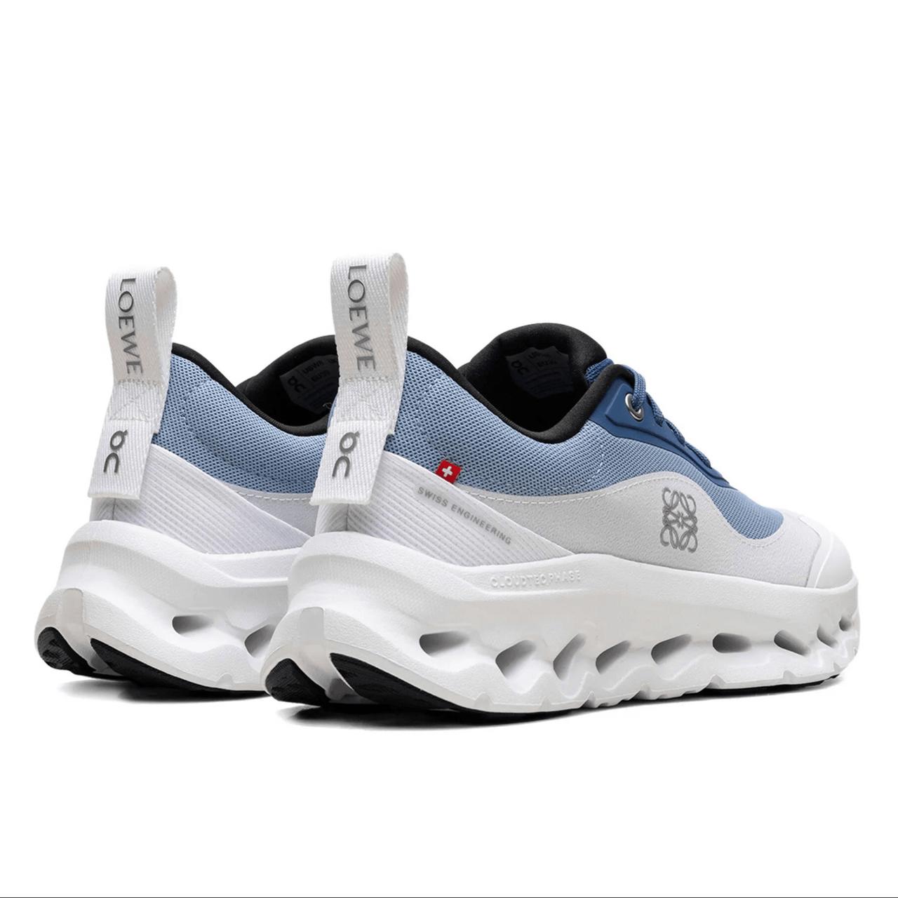 On Cloud "White Blue"
