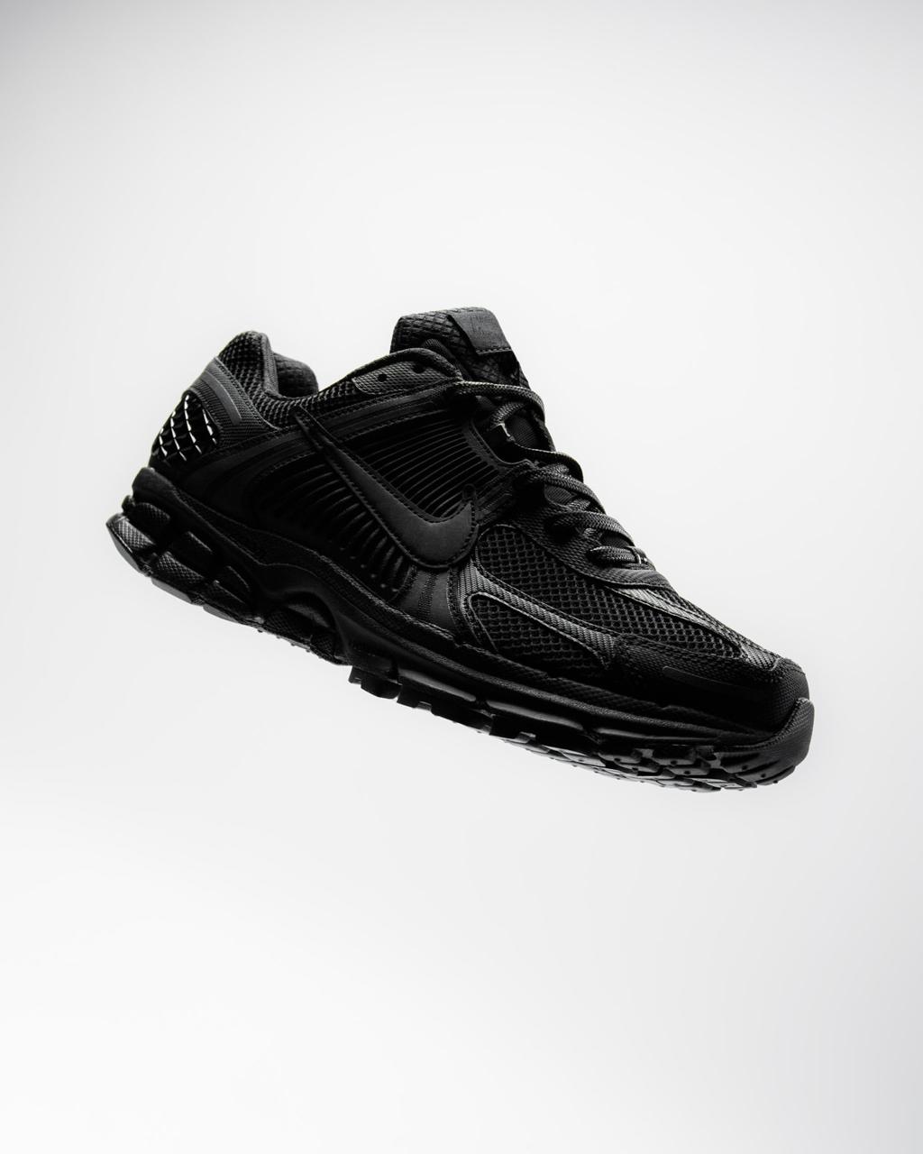Nike Vomero 5 "Full Black"